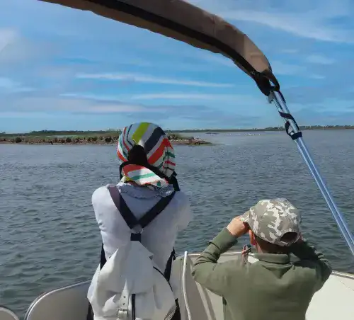 En bateau de Comacchio à l'endroit des anguilles