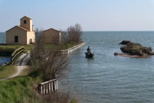 In “Batana”auf dem Wasser