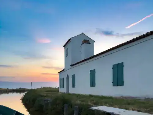 Émotions au coucher du soleil: en bateau électrique vers les Casoni