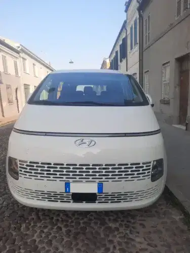 MINIVAN